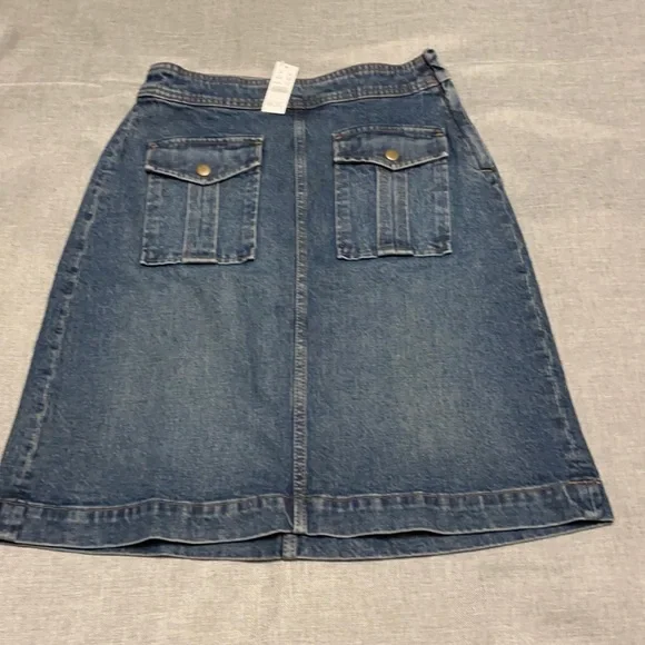 JCrew Jean Skirt with front patch pockets. Size 6. NWT. - Picture 5 of 10